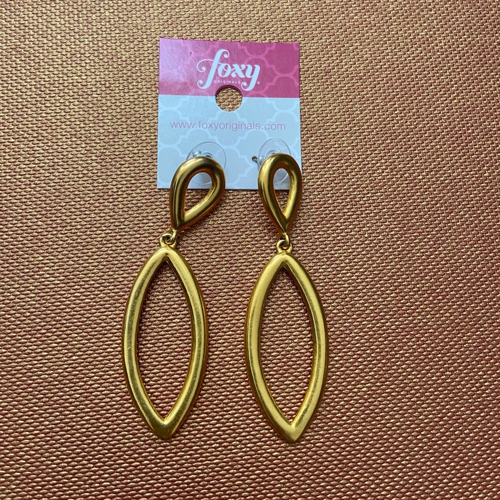Foxy gold drop earrings